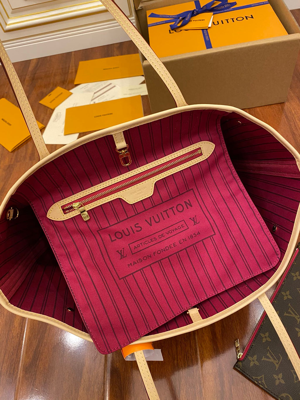 louis-vuitton-tote-leather-bag Tote