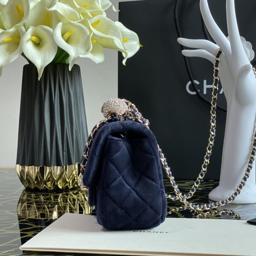 chanel-flap-bag-16 Crossbody