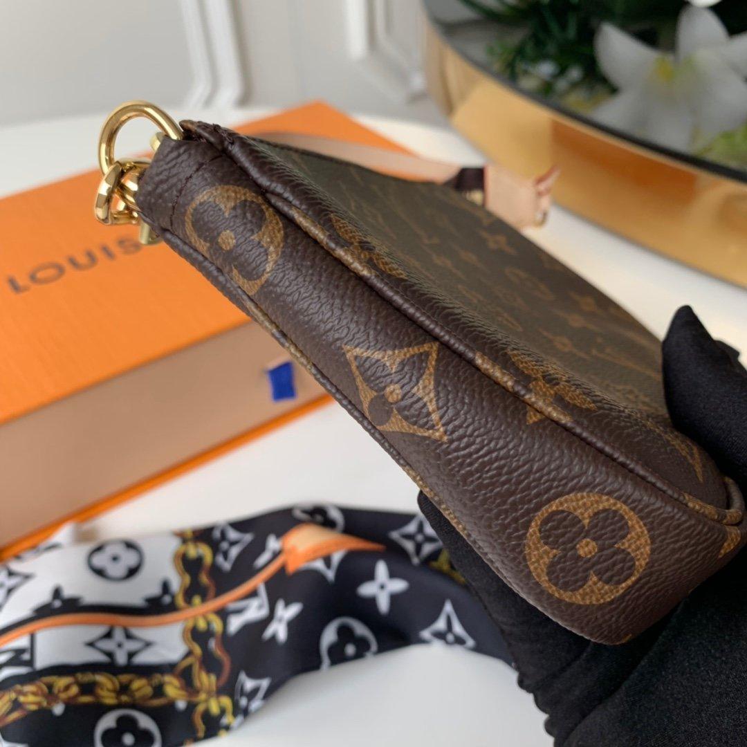 louis-vuitton-pochette-accessoires Shoulder