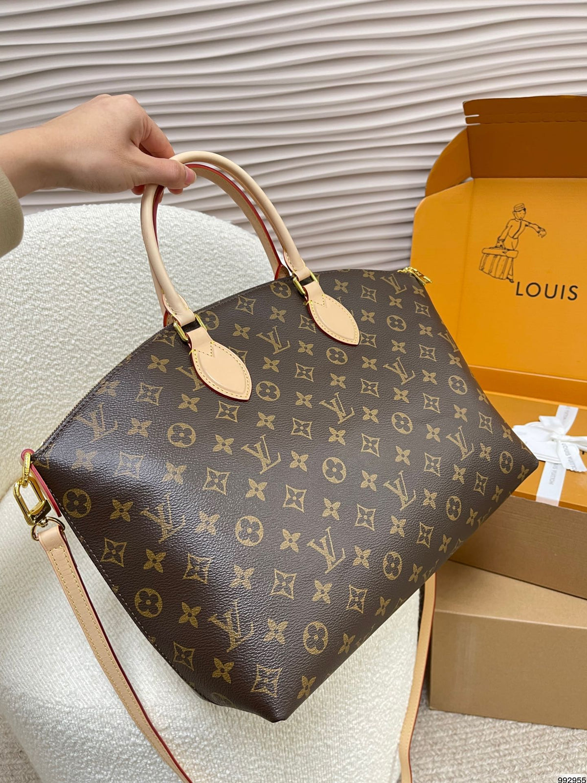louis-vuitton-21st-century-monogram-boetie-pm-satchel-32-x-13-x-29-cm Handle
