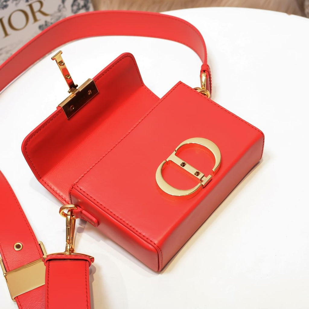 30-montaigne-flap-bag-1 Crossbody