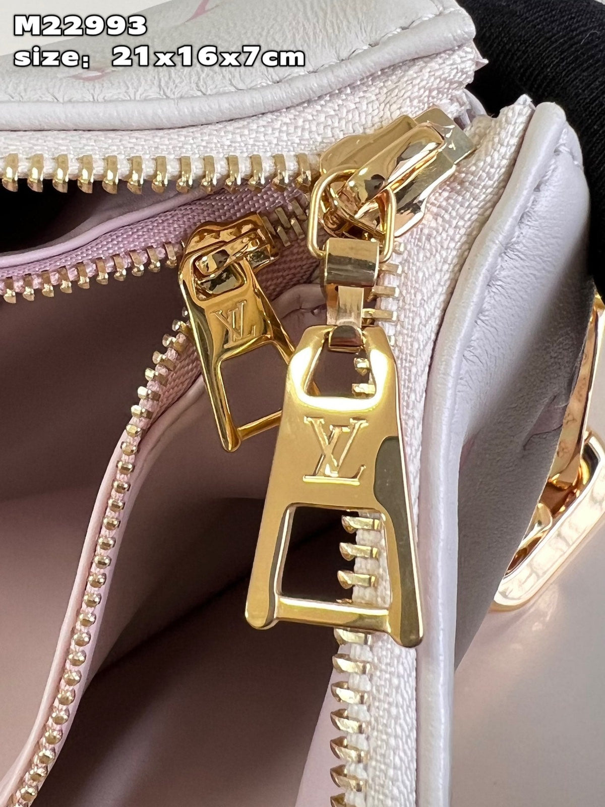 louis-vuitton-coussin-bb-milkway-20-x-16-x-7-cm Shoulder