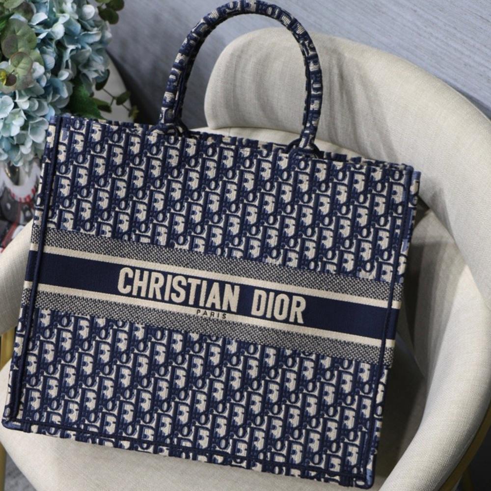 dior-book-tote-18 Tote