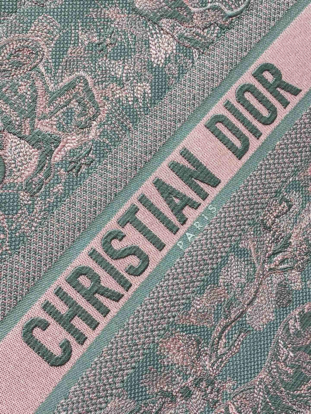 dior-book-tote-large-gray-and-pink-toile-de-jouy-reverse-beverly-hills-embroidery-42-x-35-x-18-5-cm Tote