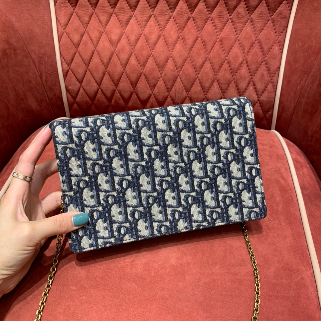 dior-saddle-pouch-blue-dior-oblique-jacquard-22-x-14-5-x-4-5-cm Crossbody