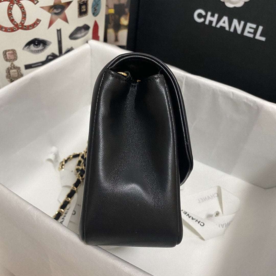 chanel-flap-bag-6 Crossbody