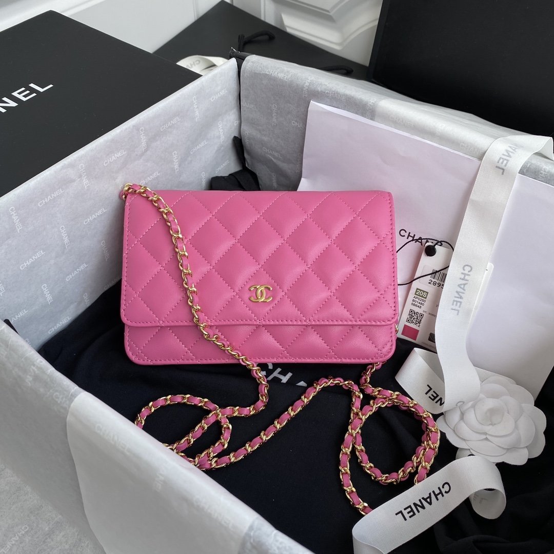classic-handbag-3 Crossbody
