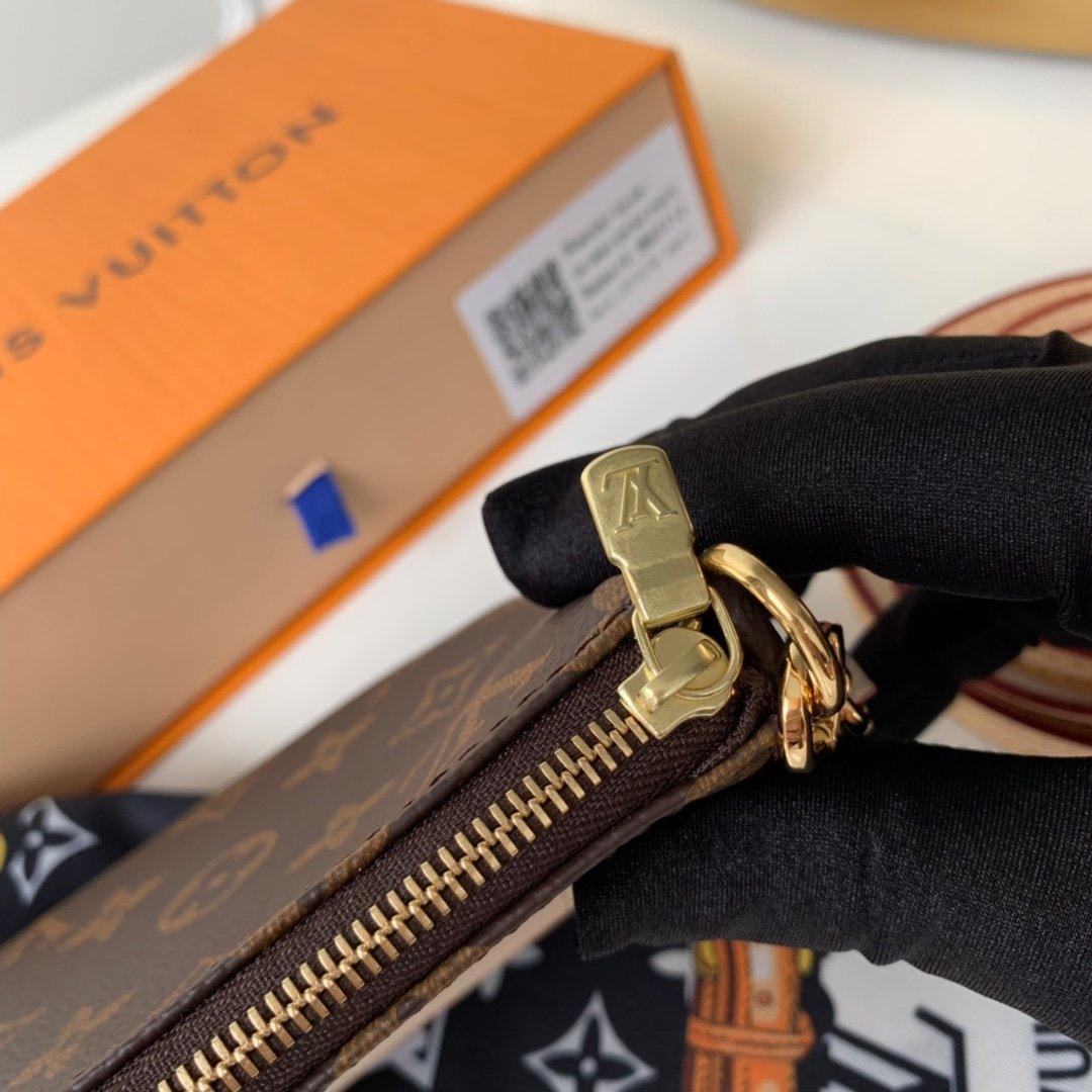louis-vuitton-pochette-accessoires Shoulder