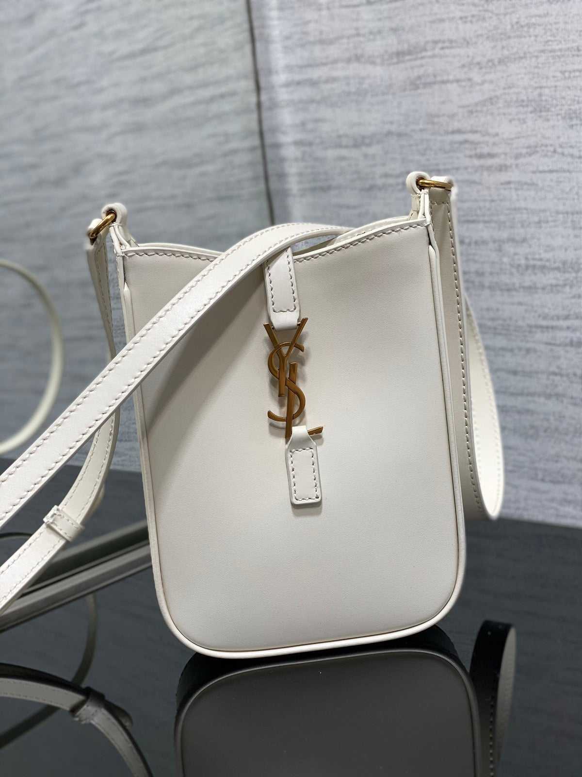 ysl-le-5-a-7-mini-white-bag-13x20x4cm Crossbody