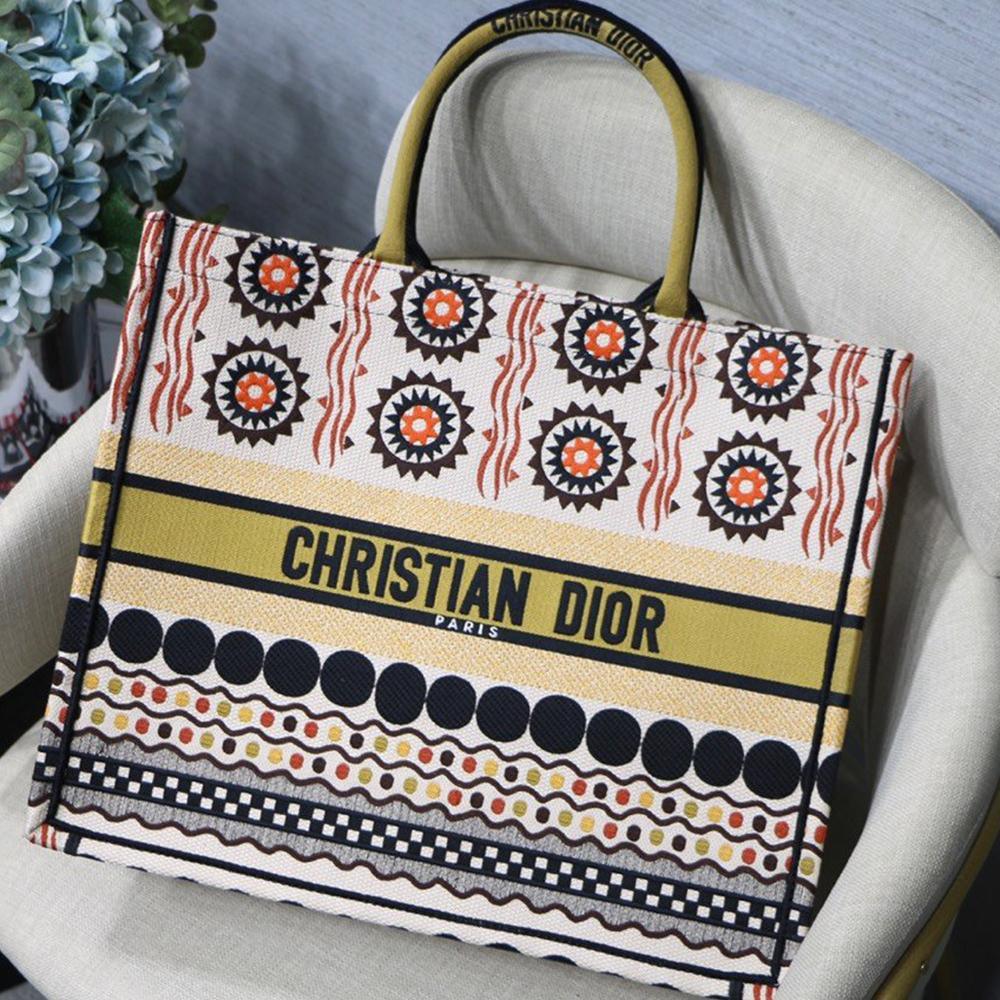 dior-book-tote-4 Tote