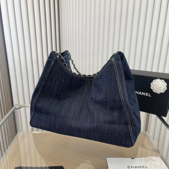 ysl-large-capacity-denim-tote-bag Tote