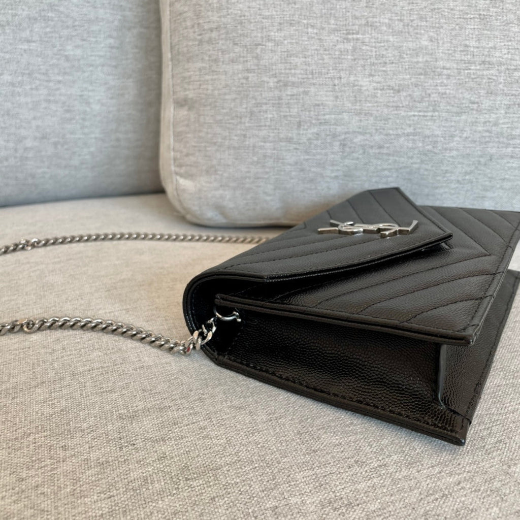 ysl-cassandre-envelope-chain-wallet-black-grain-leather-19x11-5x4-cm Crossbody