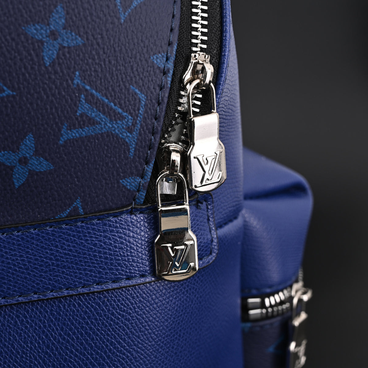 louis-vuitton-discovery-backpack-monogram-canvas-in-blue ohter