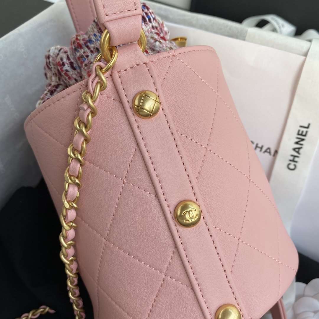 chanel-2020-tweed-soul-bucket-bag-pink-copy Handle