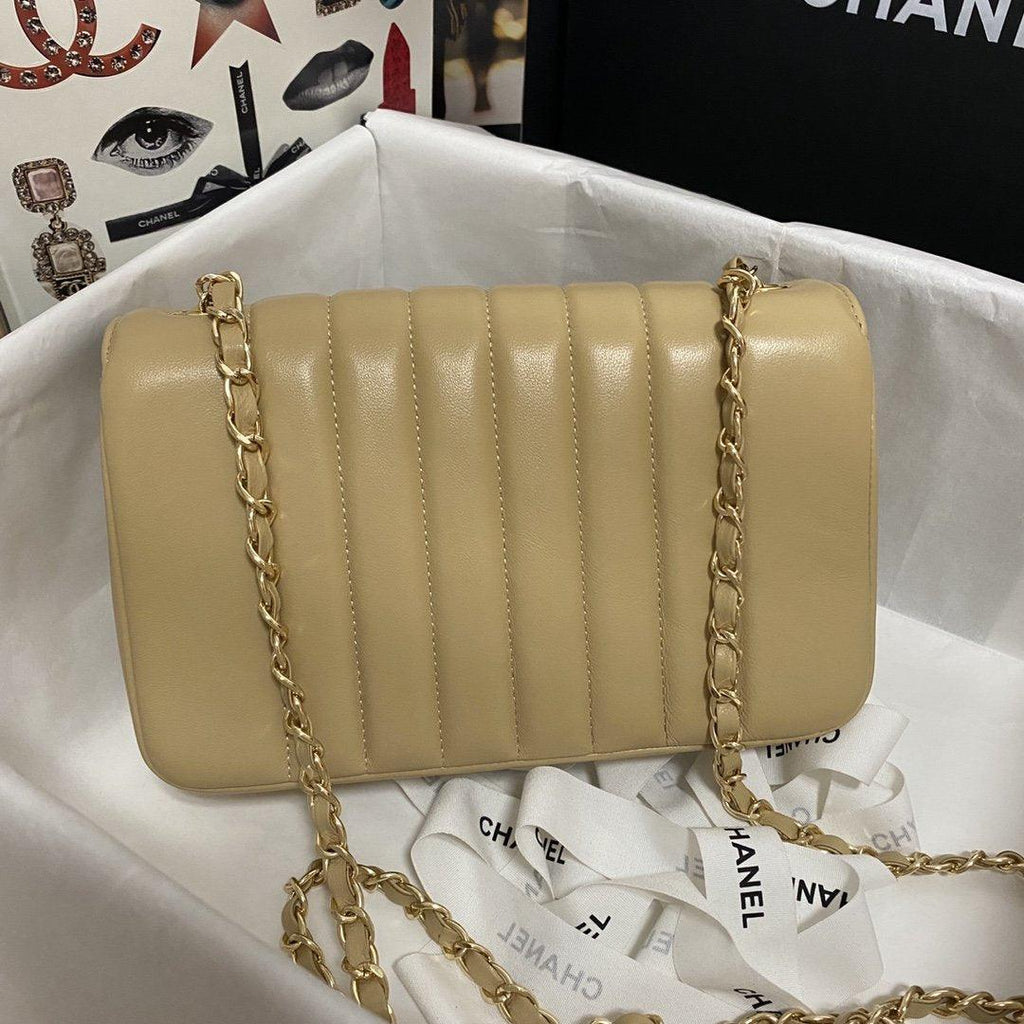 chanel-flap-bag-2 Crossbody