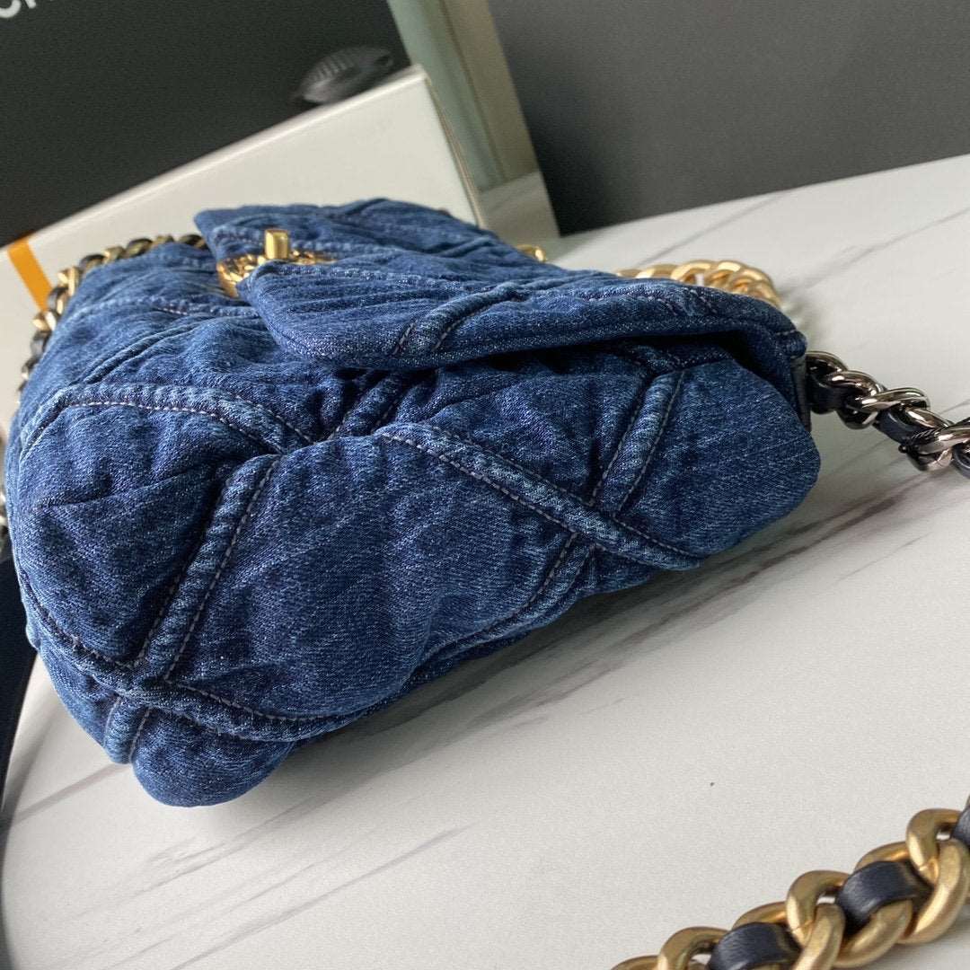 chanel-19-maxi-flap-bag-2 Crossbody