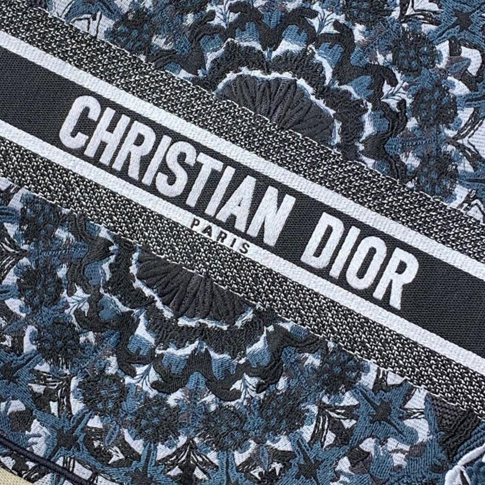 dior-book-tote-12 Tote