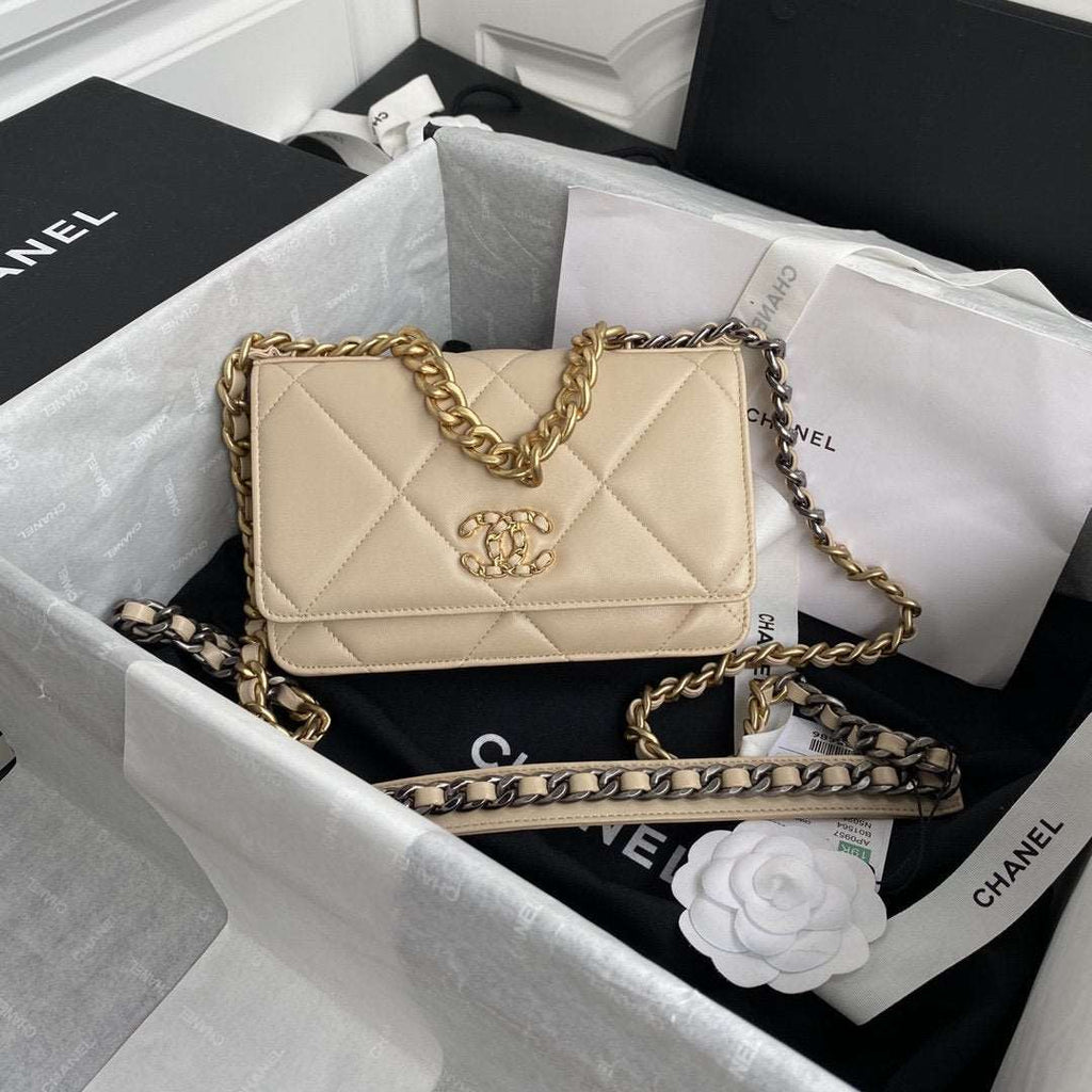 chanel-19-wallet-on-chain-woc-beige-copy ohter