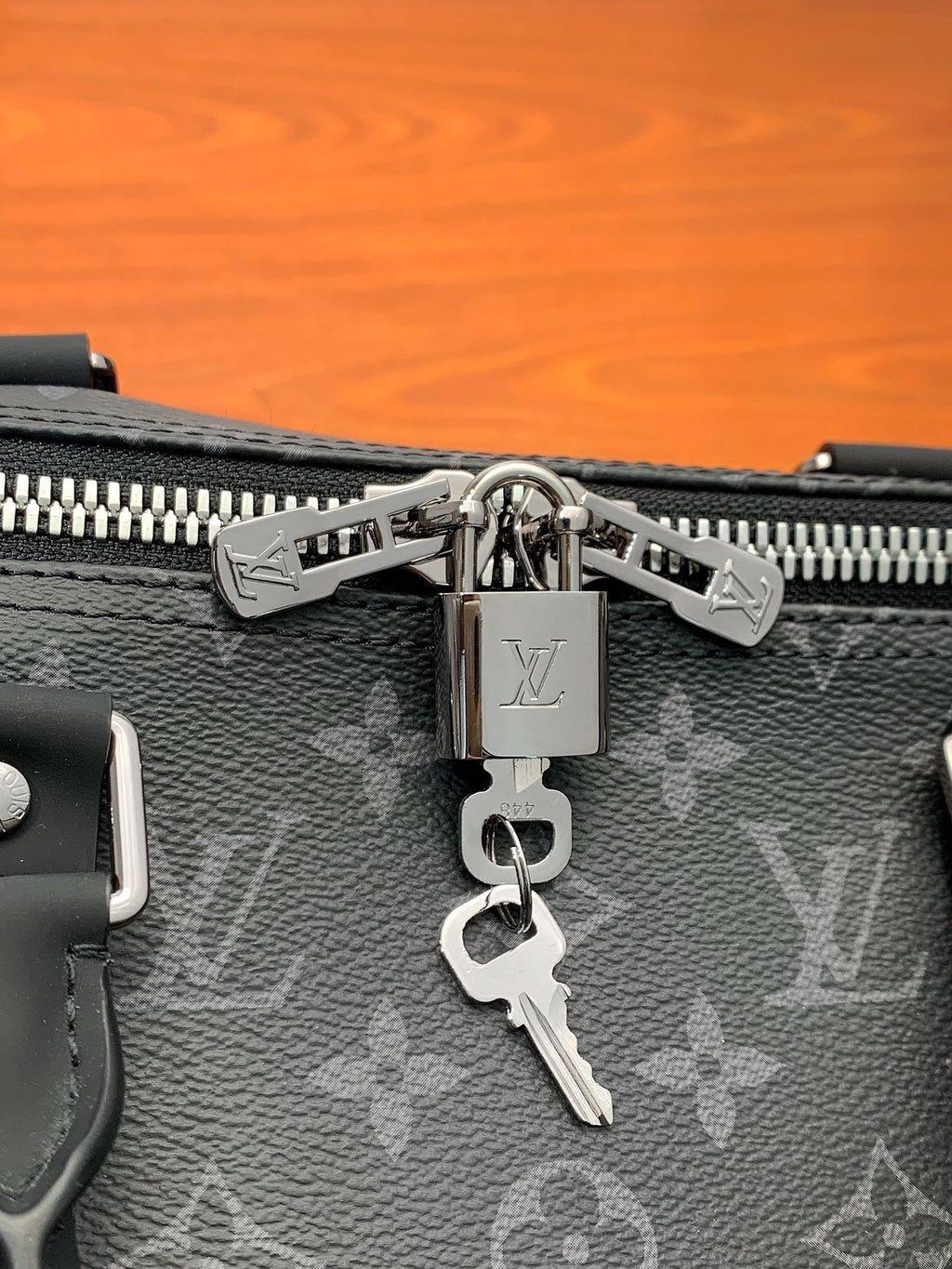 louis-vuitton-lv-keepall-travel-bag-multi-sizes Handle