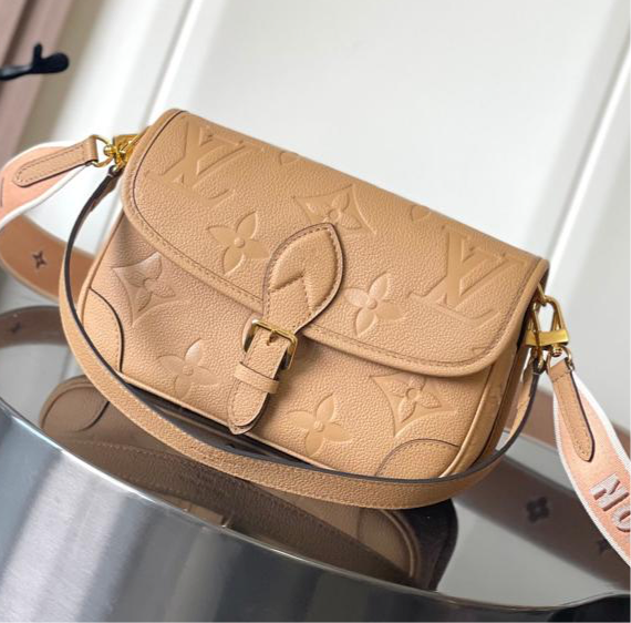 louis-vuitton-diane-monogram-empreinte Shoulder