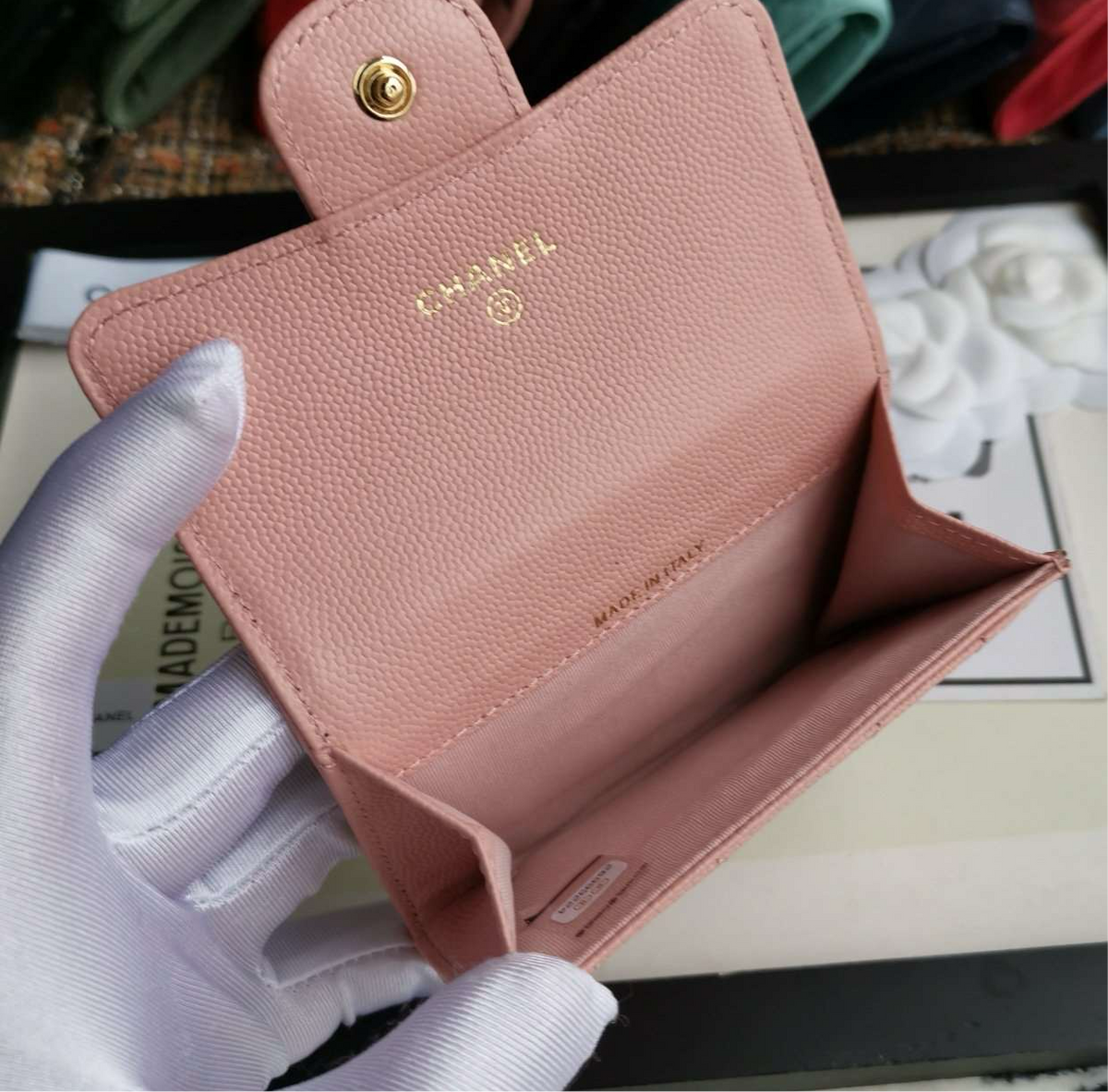 copy-chanel-caviar-chevron-quilted-compact-flap-wallet-pink ohter