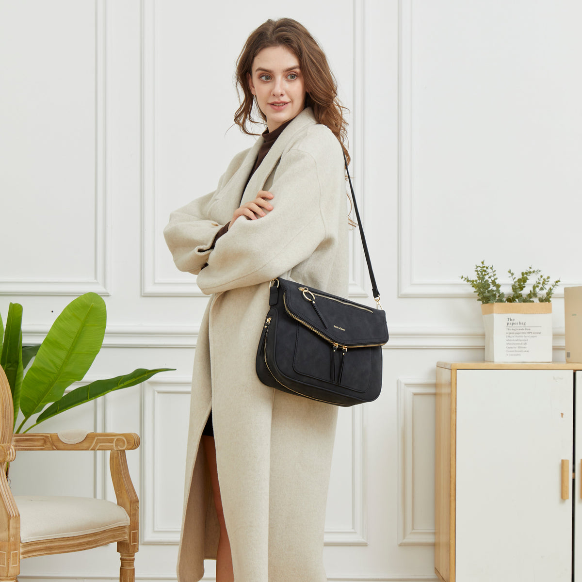 the-emila Crossbody