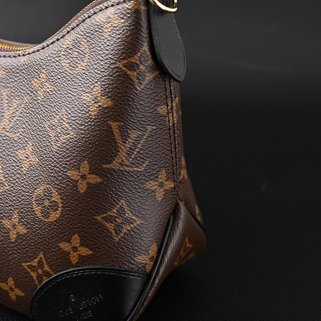 louis-vuitton-monogram-canvas-pochette-shoulder-bag Shoulder