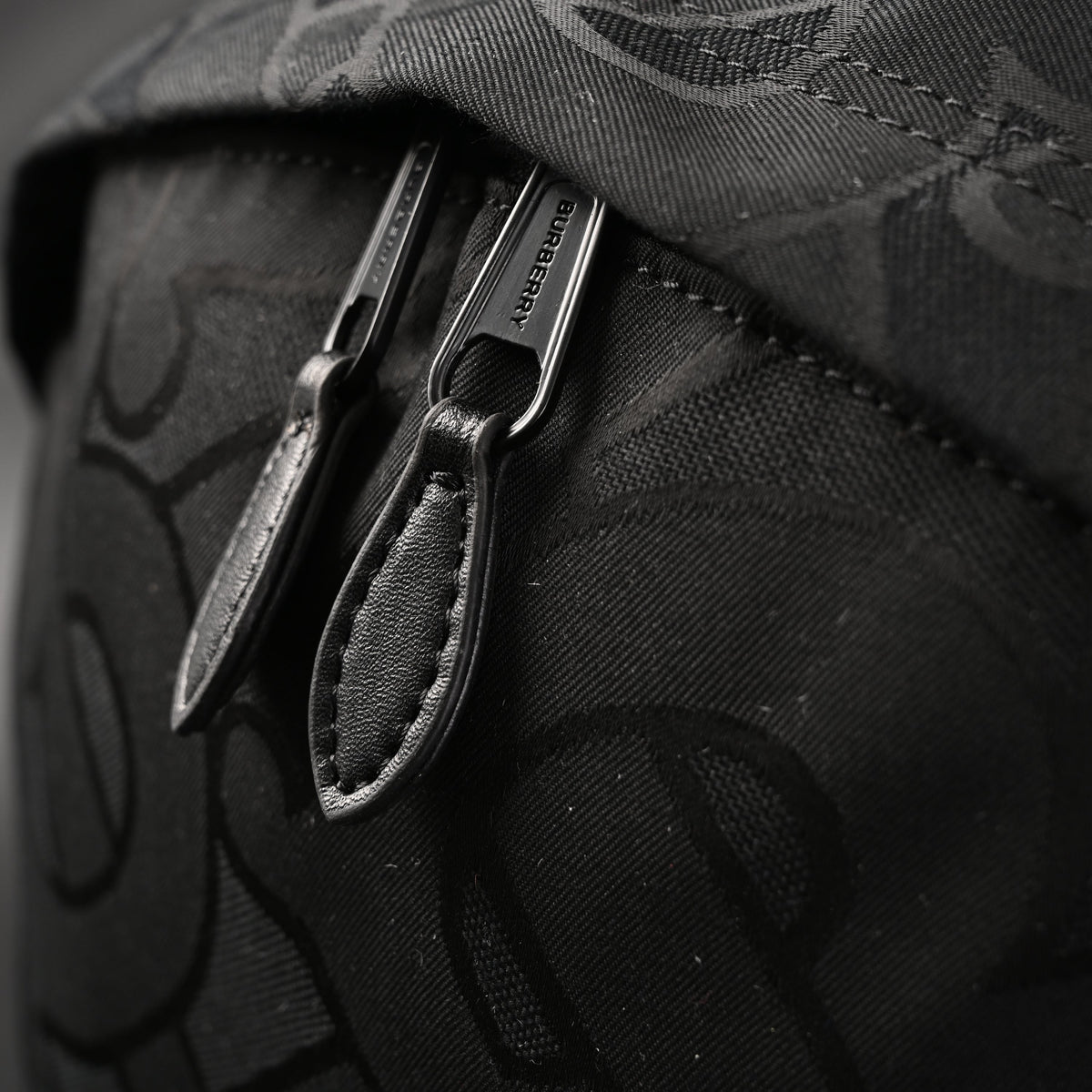 burberry-monogram-black-nylon-backpack ohter