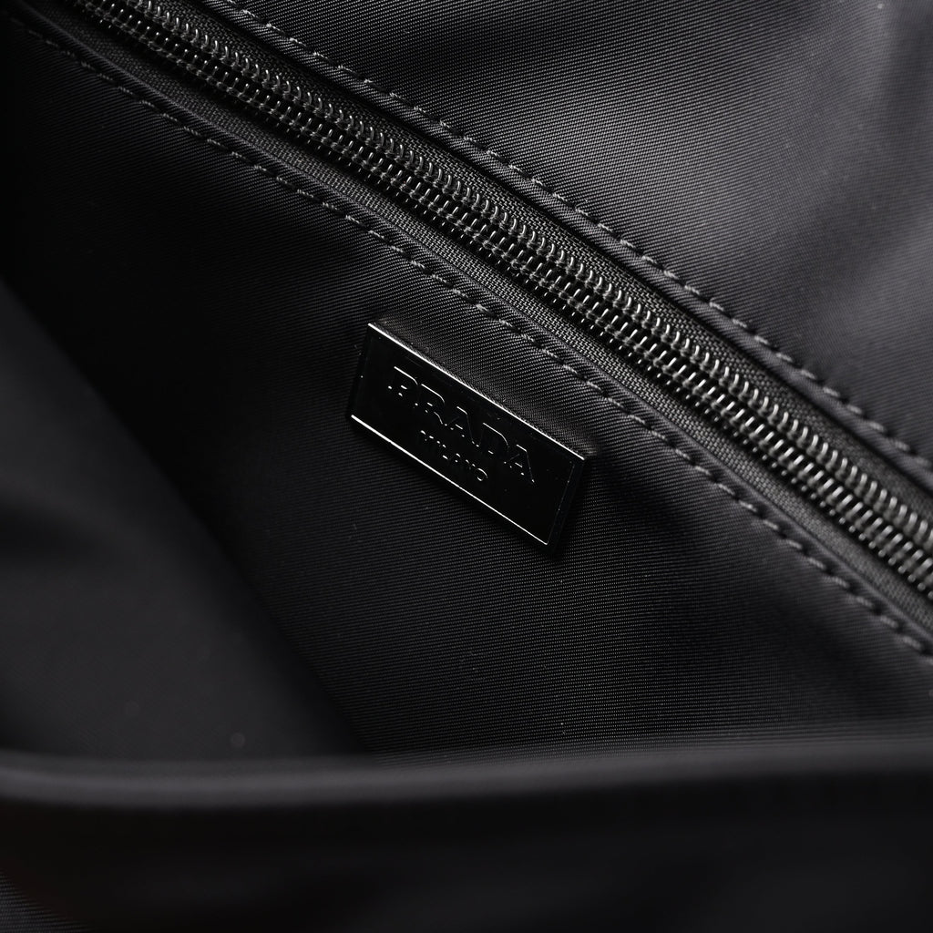 prada-nylon-black-messenger-bag Crossbody