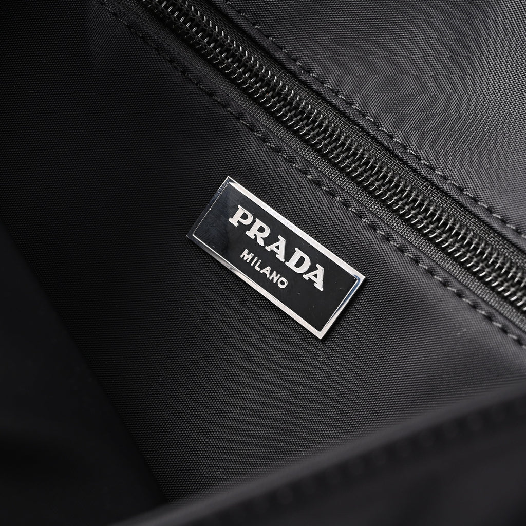 prada-nylon-black-messenger-bag Crossbody