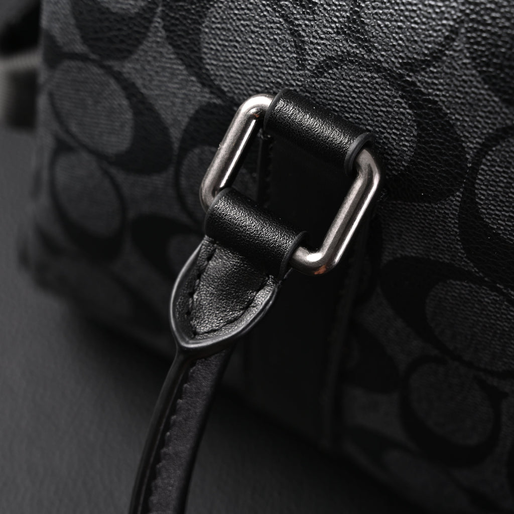 coach-signature-duffel-bag-black-monogram-canvas-with-leather-trim Handle