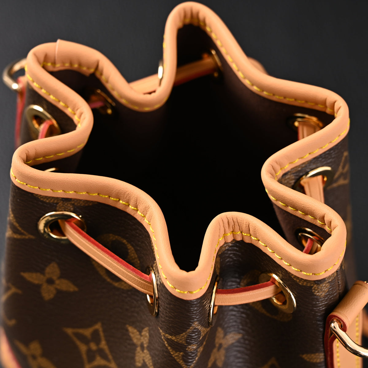 louis-vuitton-noe-bucket-bag-monogram-canvas-with-natural-leather-trim Crossbody