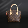 louis-vuitton-speedy-30-handbag-monogram-canvas-with-leather-trim Handle