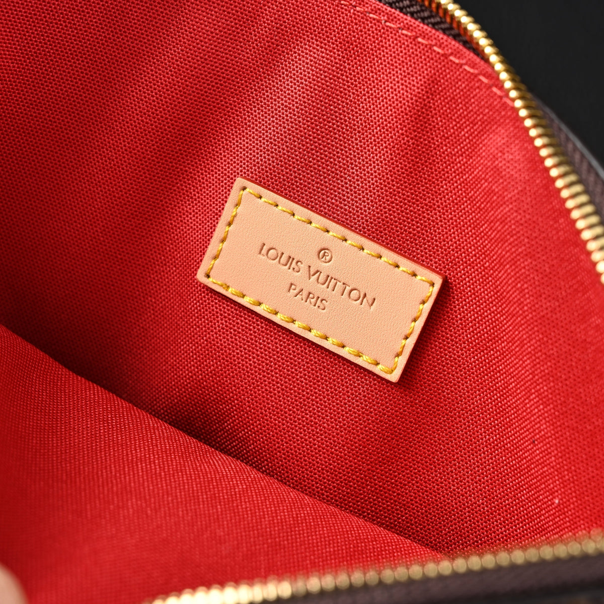 louis-vuitton-speedy-30-handbag-monogram-canvas-with-leather-trim Handle