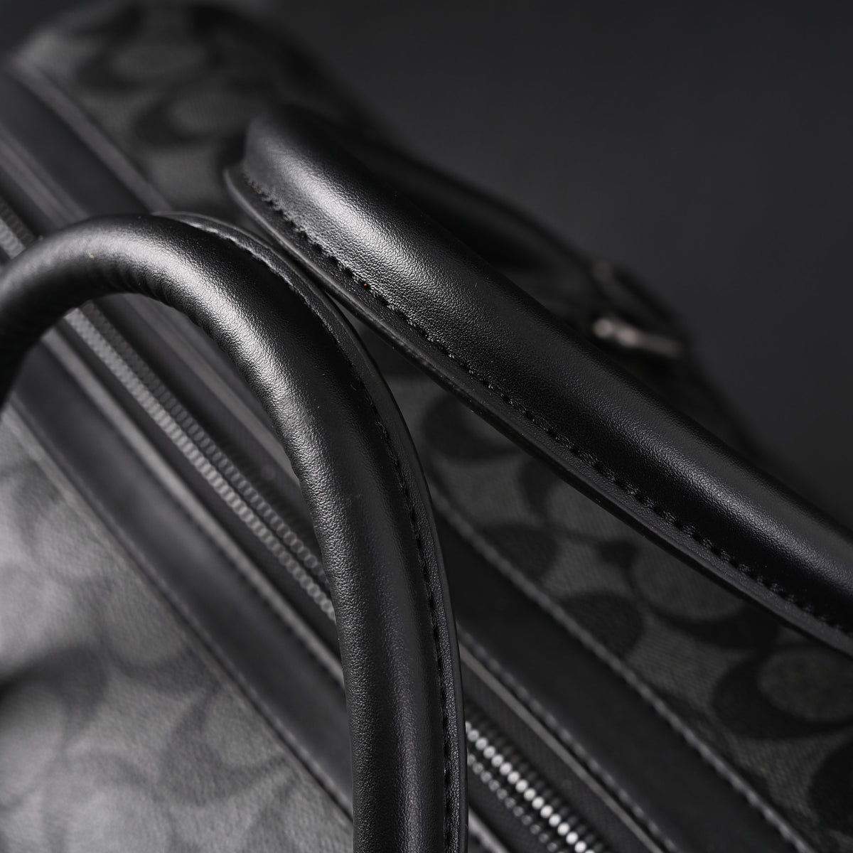 louis-vuitton-keepall-bandouliere-50-damier-graphite-canvas-travel-bag Handle