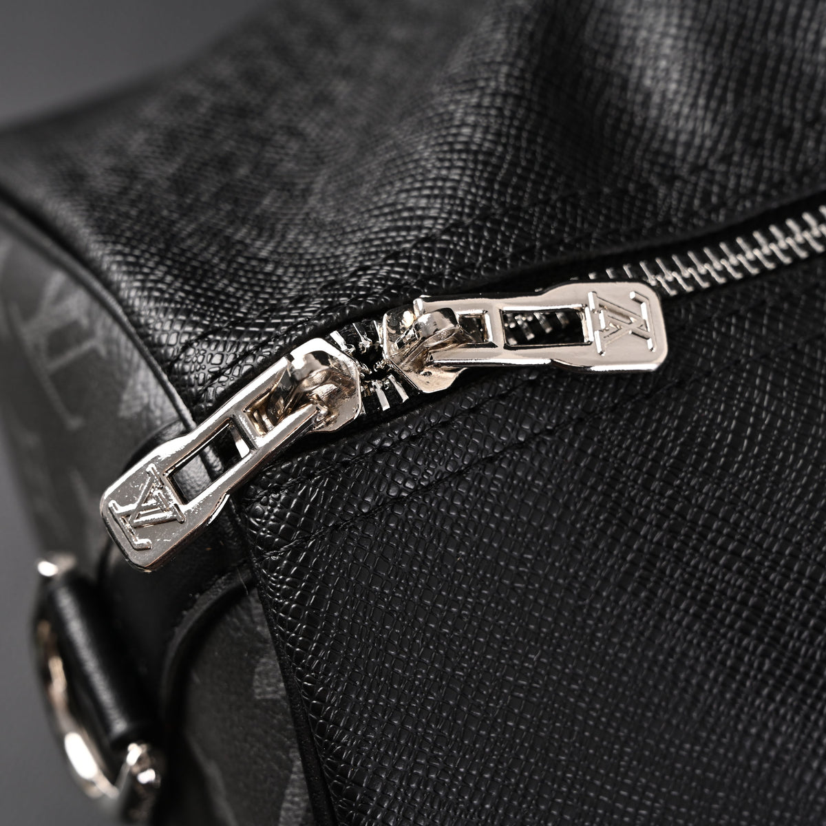 louis-vuitton-keepall-bandouliere-50-monogram-eclipse-canvas-travel-bag Handle