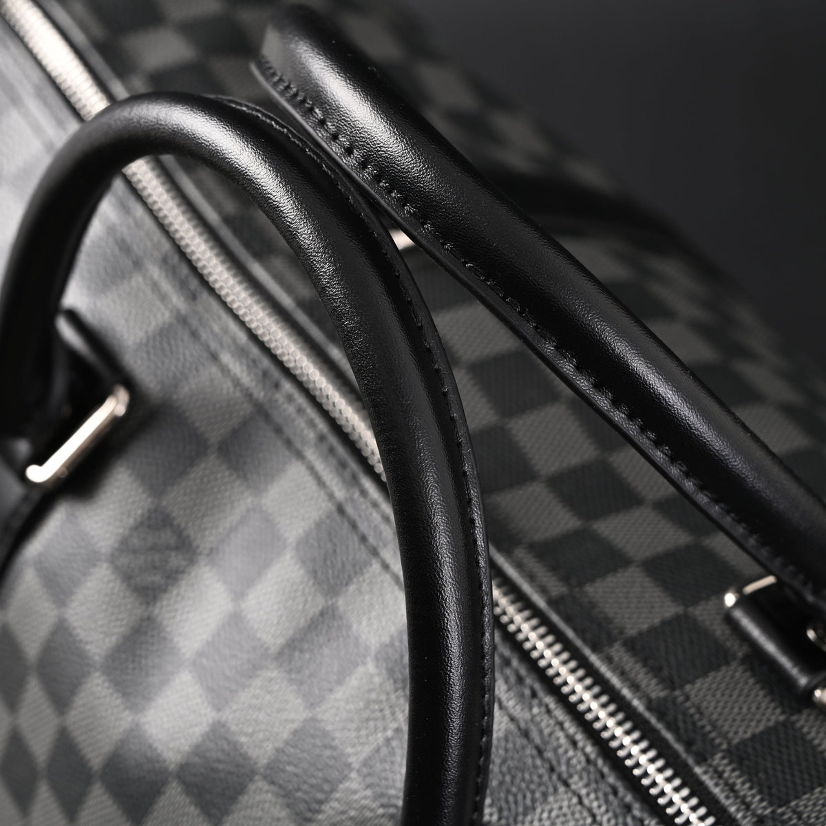 louis-vuitton-keepall-bandouliere-45-damier-graphite-canvas Handle