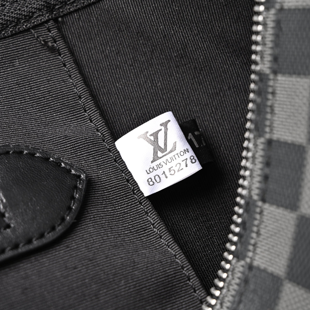 louis-vuitton-keepall-bandouliere-45-damier-graphite-canvas Handle