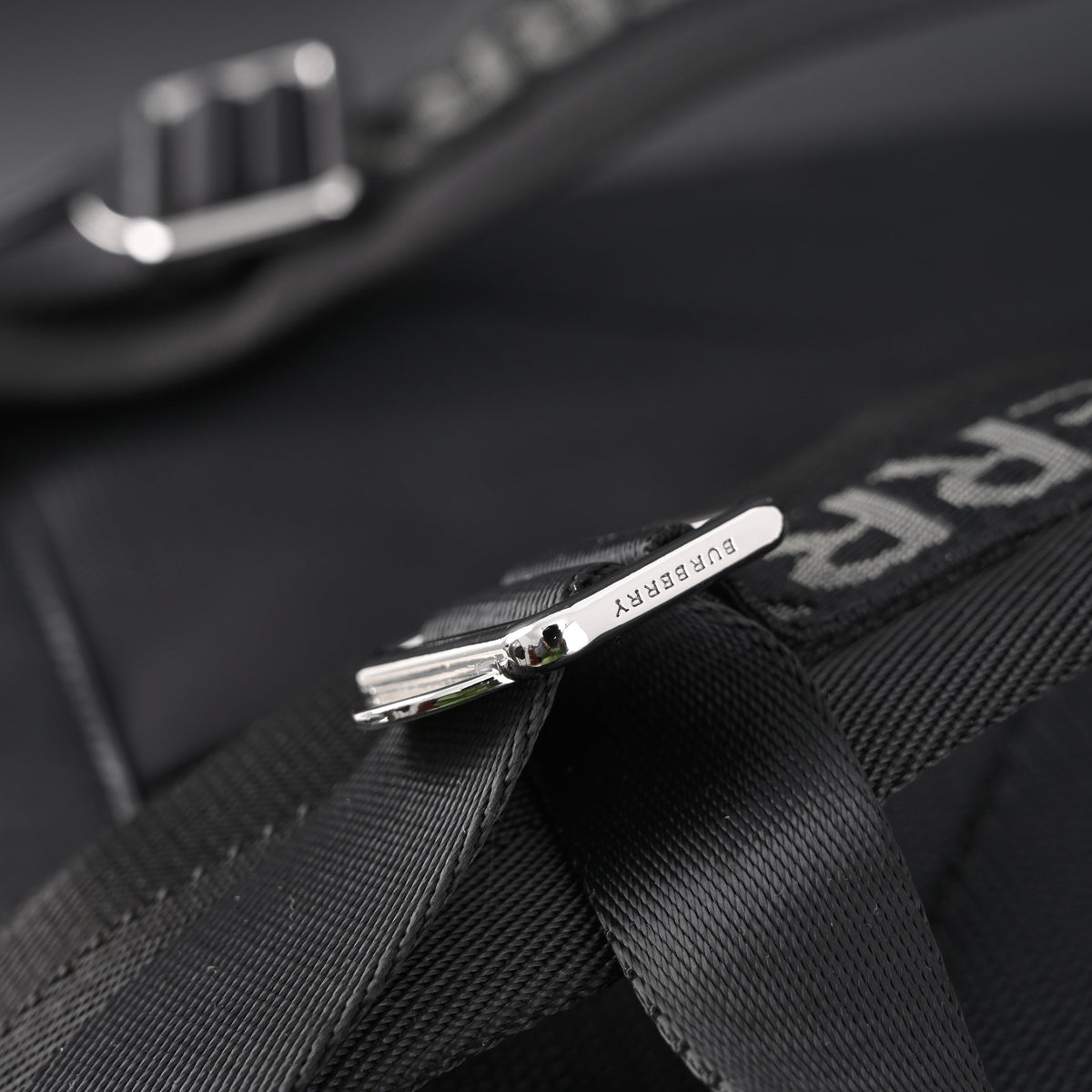 burberry-london-england-logo-nylon-backpack ohter