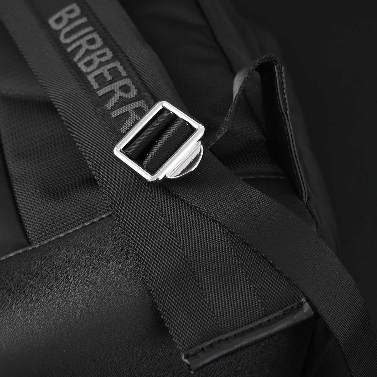 burberry-london-england-logo-nylon-backpack ohter