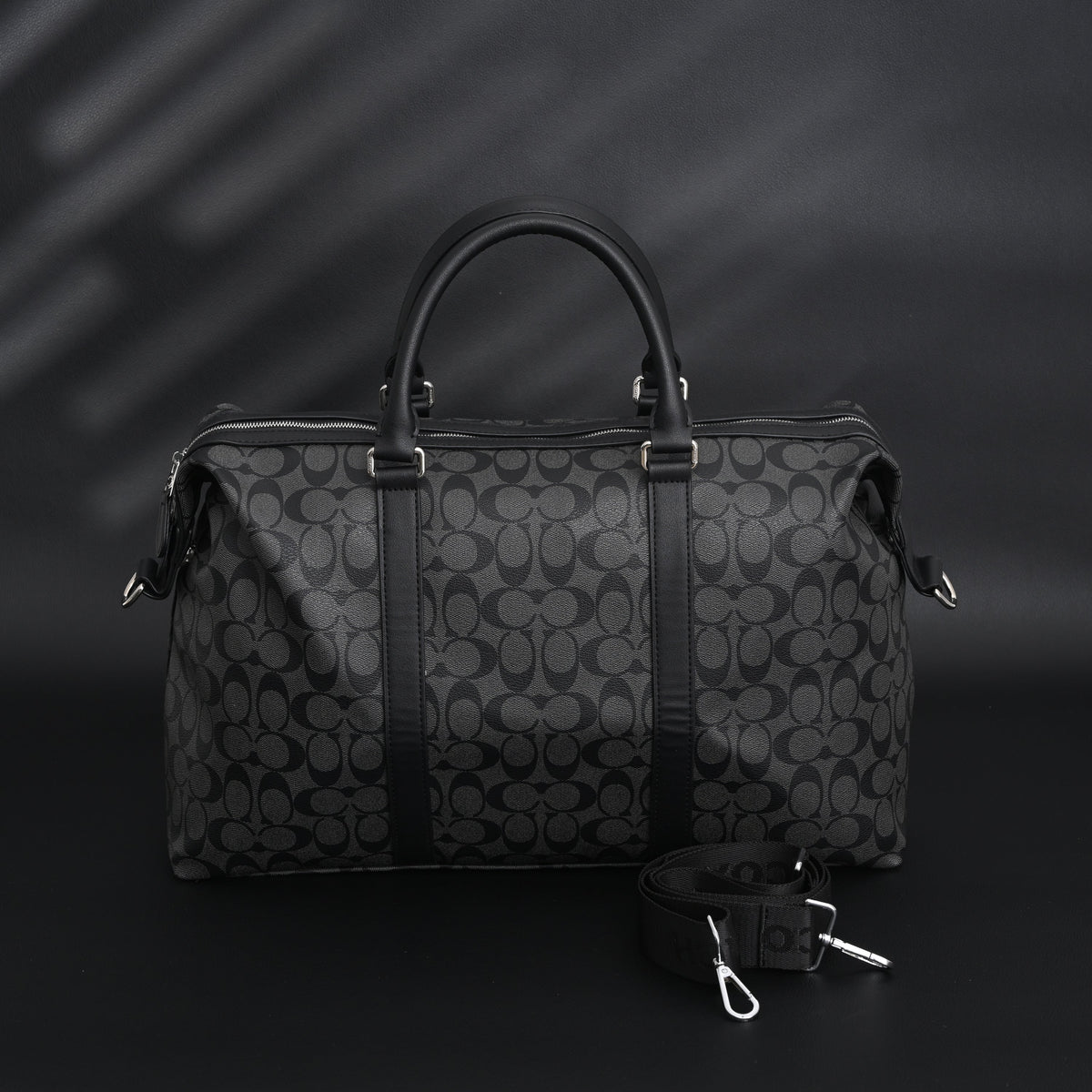 coach-metropolitan-duffel-bag-in-signature-black-canvas Handle