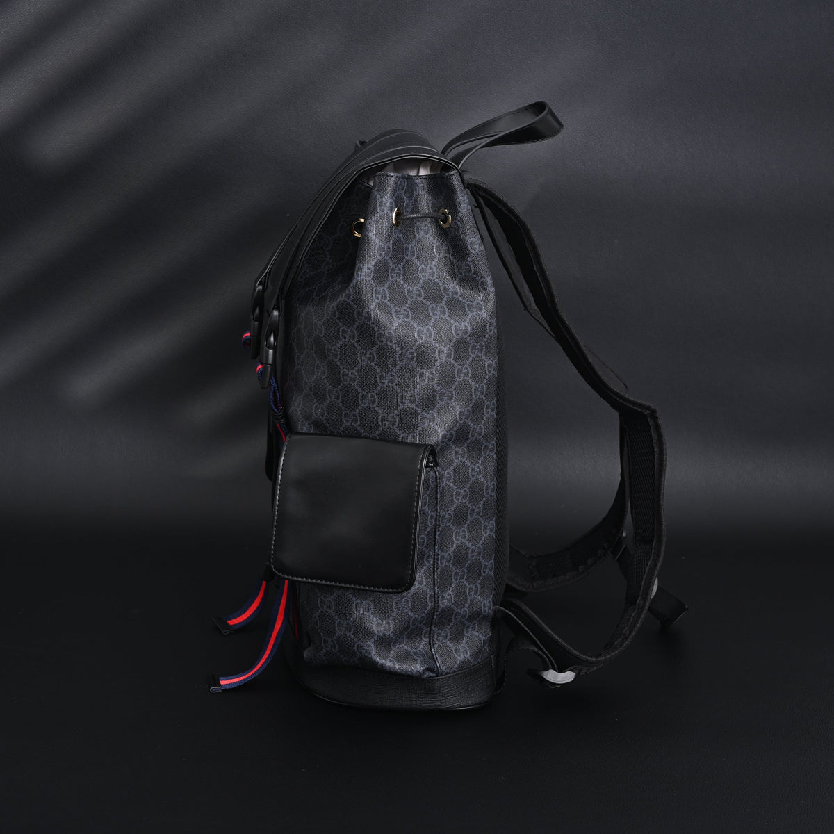 gucci-gg-supreme-monogram-backpack-with-web-stripe ohter