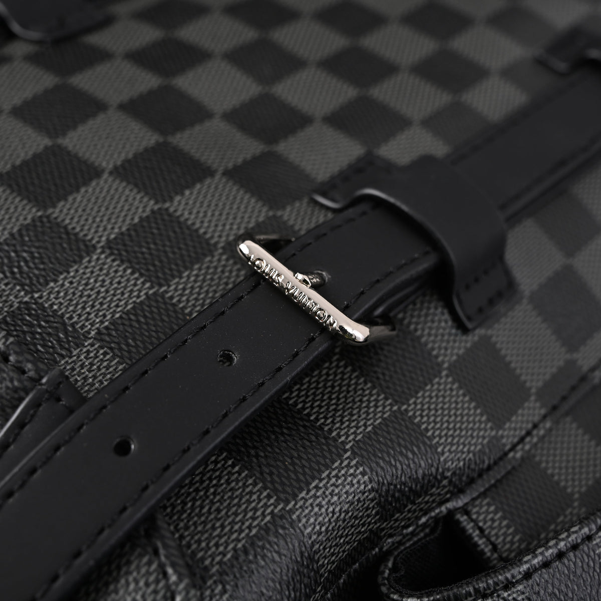 louis-vuitton-michael-backpack-damier-graphite ohter