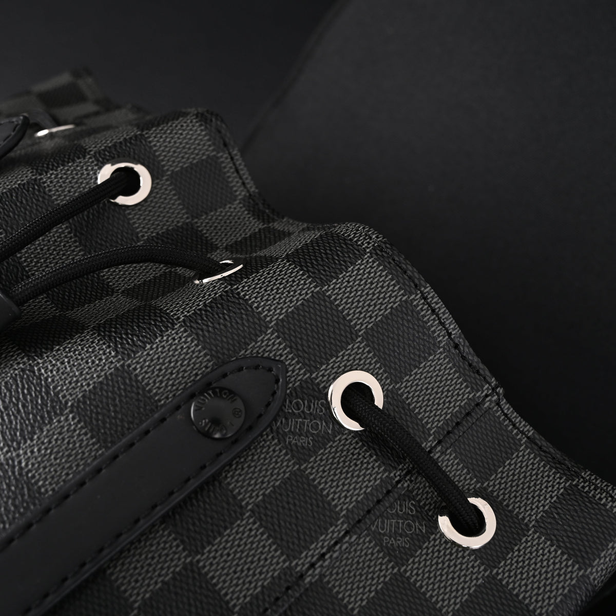 louis-vuitton-michael-backpack-in-damier-graphite-canvas ohter
