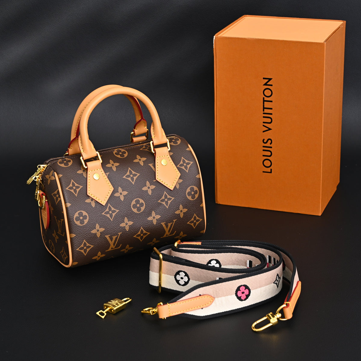 louis-vuitton-speedy-bandouliere-25-monogram-canvas Handle