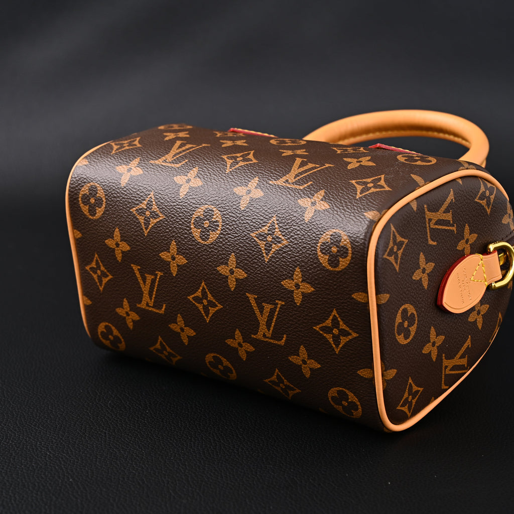louis-vuitton-speedy-bandouliere-25-monogram-canvas Handle