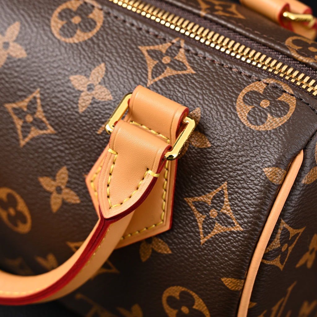 louis-vuitton-speedy-bandouliere-25-monogram-canvas Handle