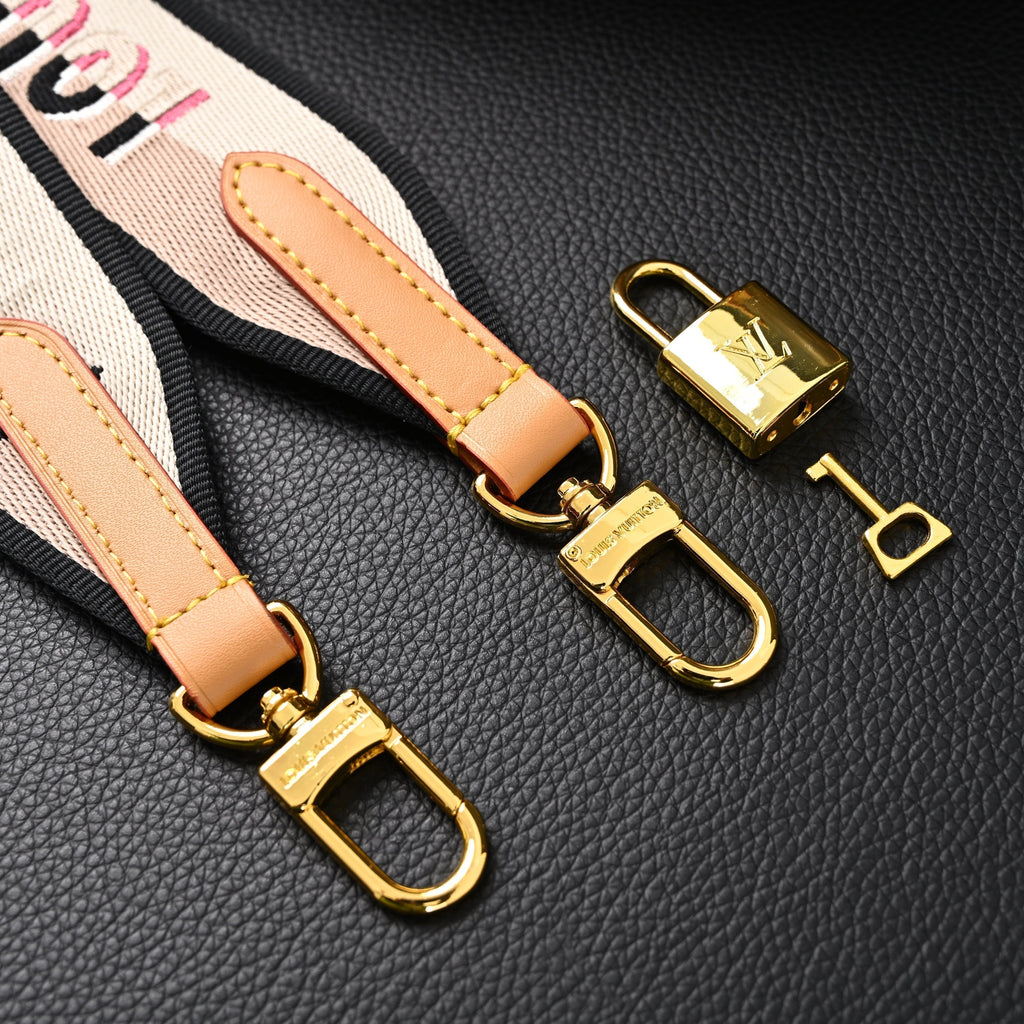 louis-vuitton-speedy-bandouliere-25-monogram-canvas Handle
