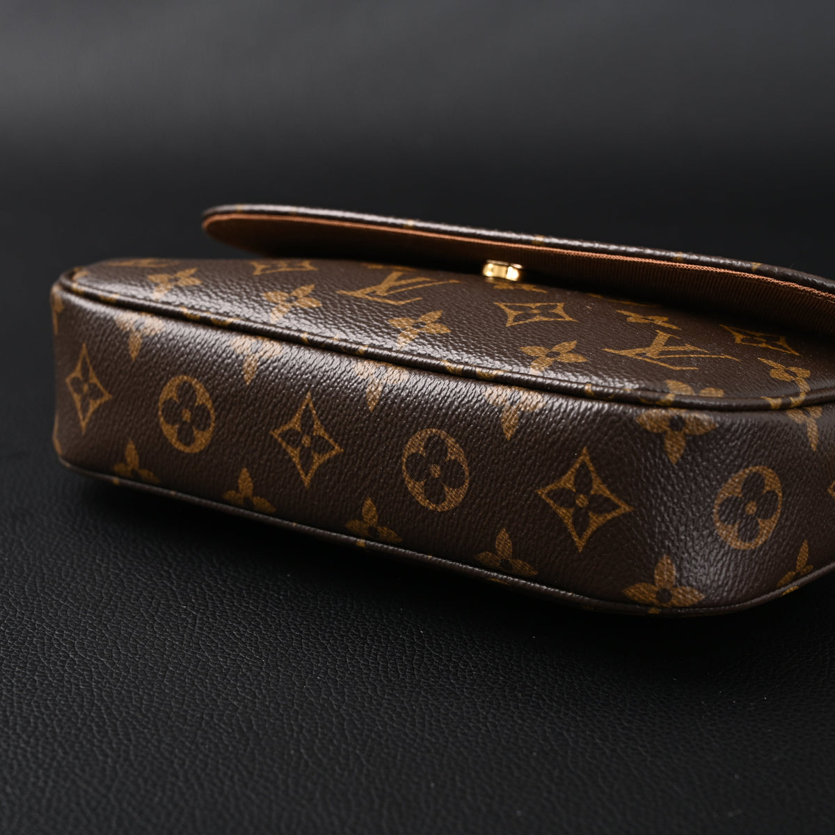 louis-vuitton-felicie-pochette-monogram-canvas-chain-wallet ohter