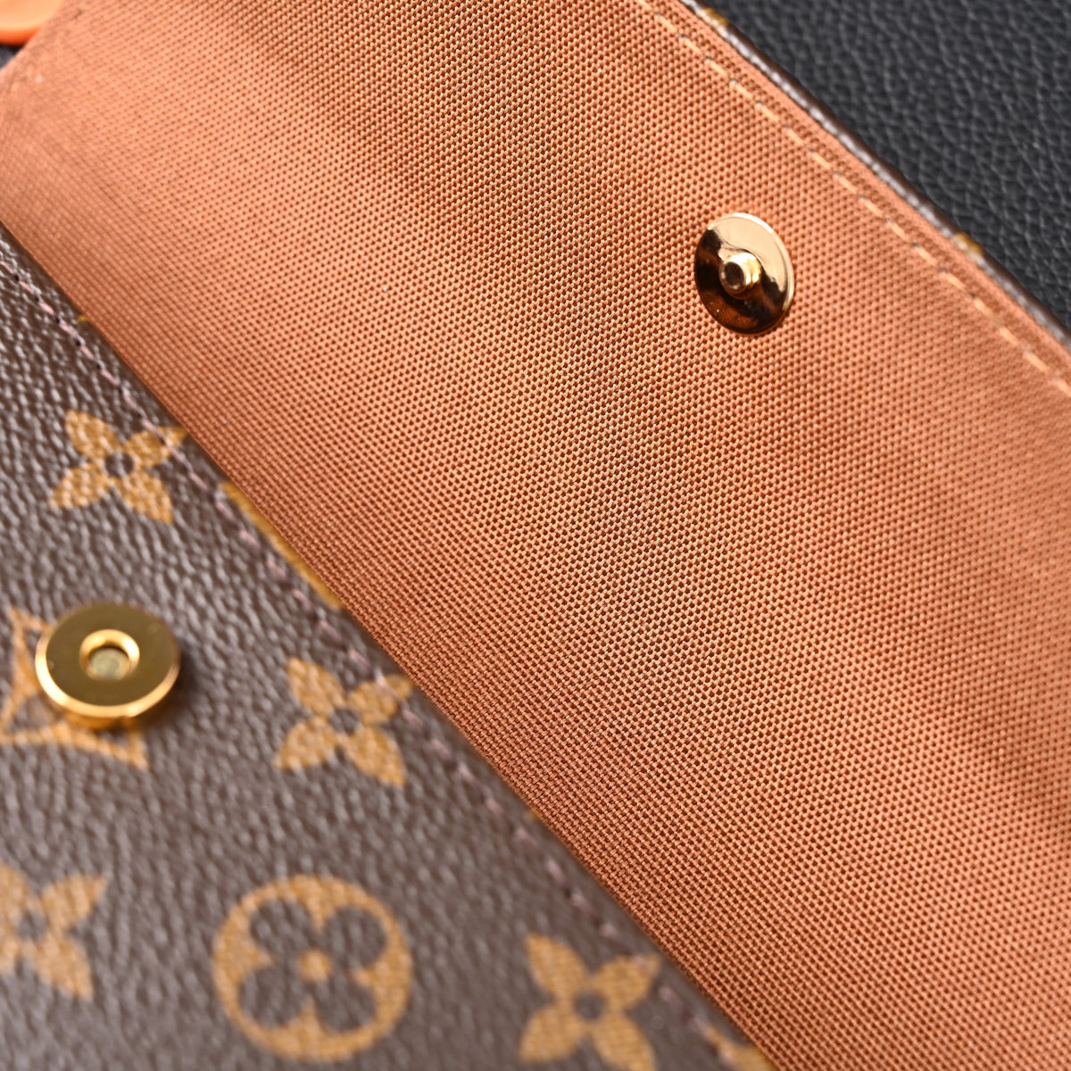 louis-vuitton-felicie-pochette-monogram-canvas-chain-wallet ohter